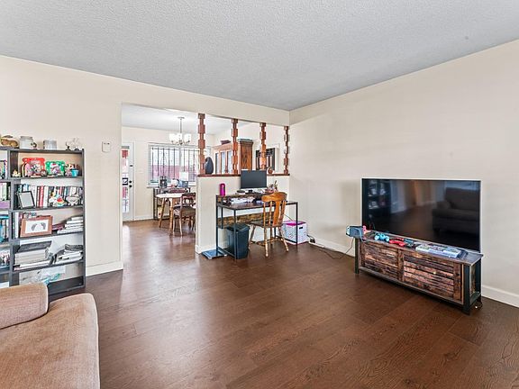 3rd image of 6942 Forman Way