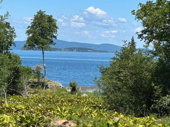 213-001 W West District Road, North Haven, ME 04853