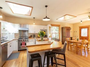 1030 S 3rd St, St Charles, IL 60174