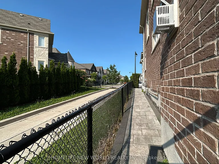 46 Major Cres — Photo 35