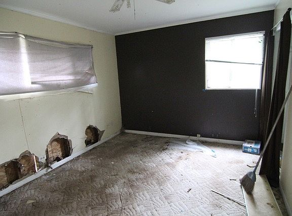 5th image of 122 Nashua St