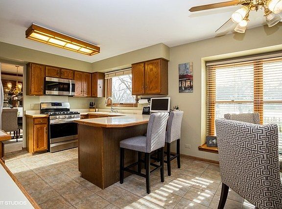5th image of 517 Kirkwall Ln