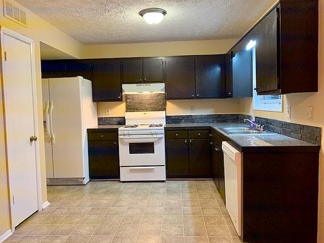 1st image of 2942 Spruce Cir #2942