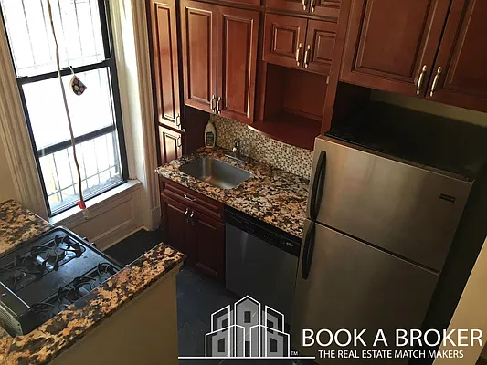 Rented by Book A Broker | media 10