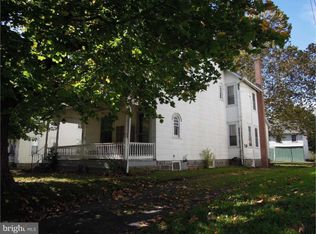 30 S Main St, Trumbauersville, PA 18970