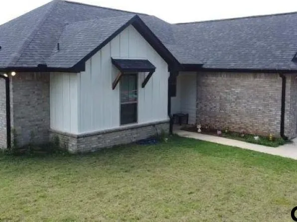 604 Head St, Palestine, TX 75801