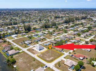 424 SE 14th Ter, Cape Coral, FL 33990