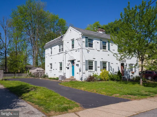 718 Moore Ave, Bryn Mawr, PA 19010
