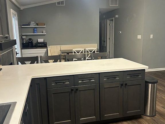 5th image of 155 Windflower Dr