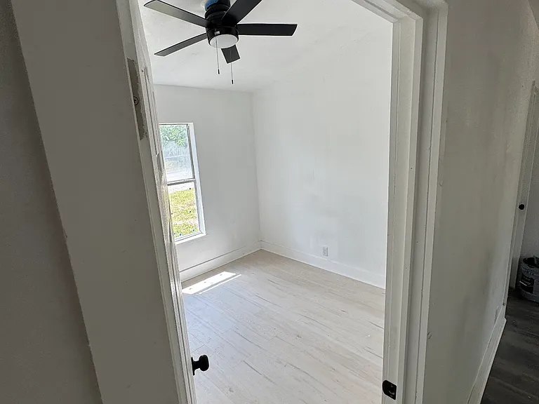903 Evergreen Dr — Photo 4