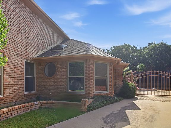 3rd image of 6701 Mount Vernon Ct