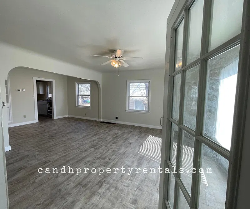 611 Grand Ave