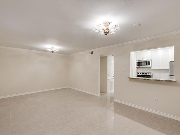 4th image of 12633 Memorial Dr #3/19