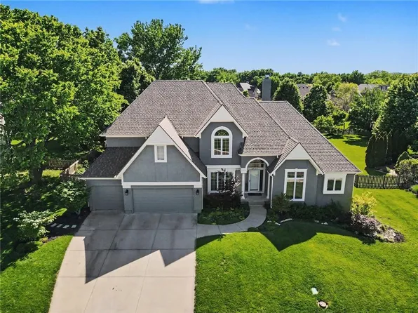 14716 Carter St, Overland Park, KS 66221