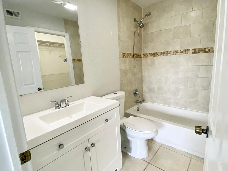 10200 Gandy Blvd N #911 — Photo 23