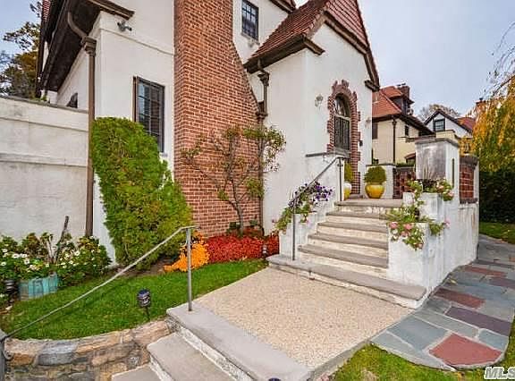 2nd image of 56 Groton St