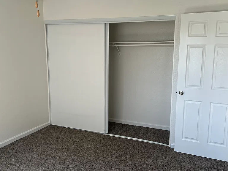 Villa De La Rosa Apartments — Photo 10