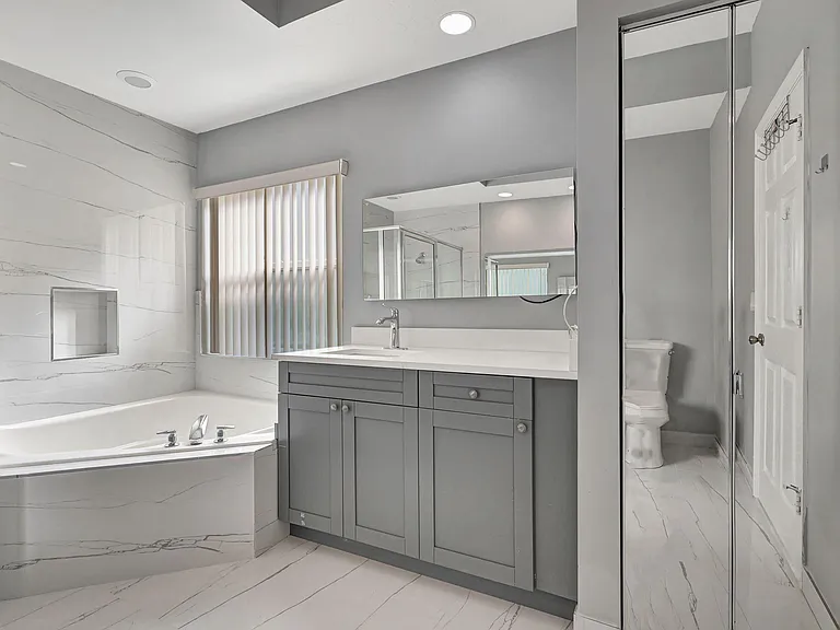 4190 Bahia Isle Cir — Photo 28