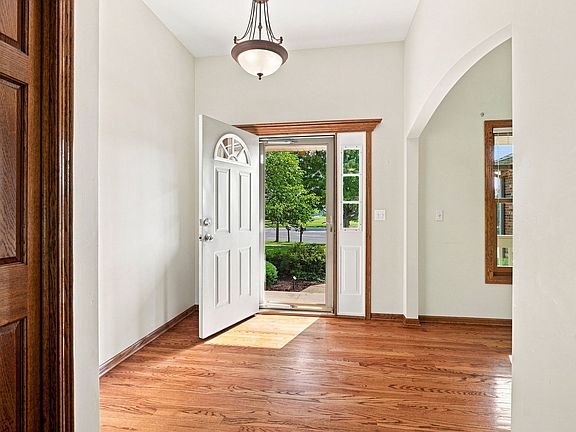 4th image of 529 N Raven Rd