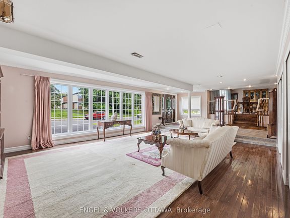 5th image of 1446 Ridgebrook Dr