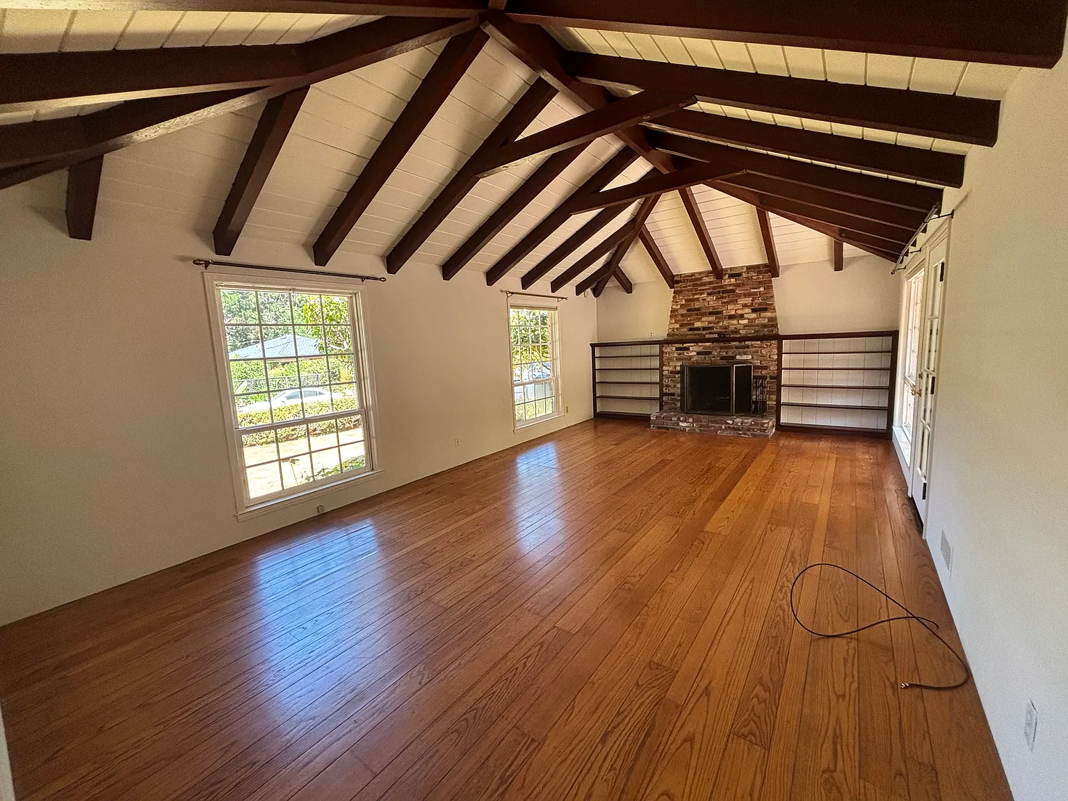 1553 Escondido Way — Photo 2