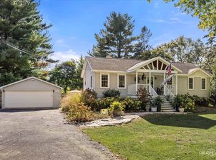 28W671 Rogers Ave, Warrenville, IL 60555