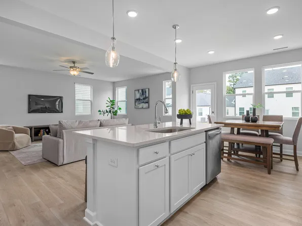 315 Gregory Village Dr, Lillington, NC 27546