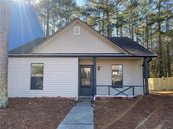 8263 Canyon Forge Dr, Riverdale, GA 30274