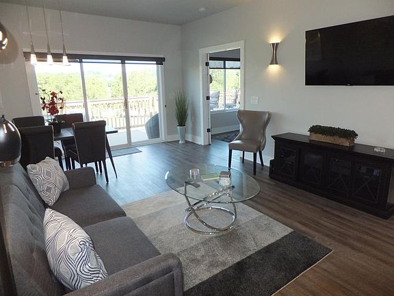 Living, Balcony view