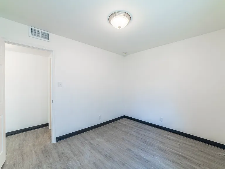 7235 Schneider Ave — Photo 23