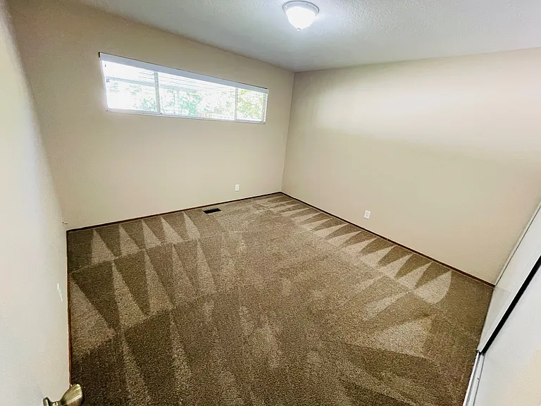 1615 Grace Ave #1615 — Photo 12