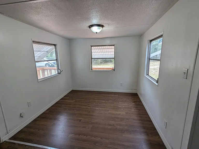 224 Pinehill Ln — Photo 11