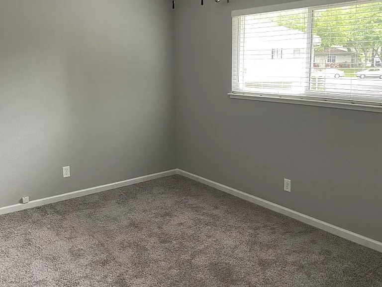 246 Sharp Cir #4 — Photo 8