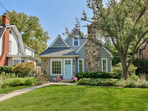 201 N Main St, Glen Ellyn, IL 60137