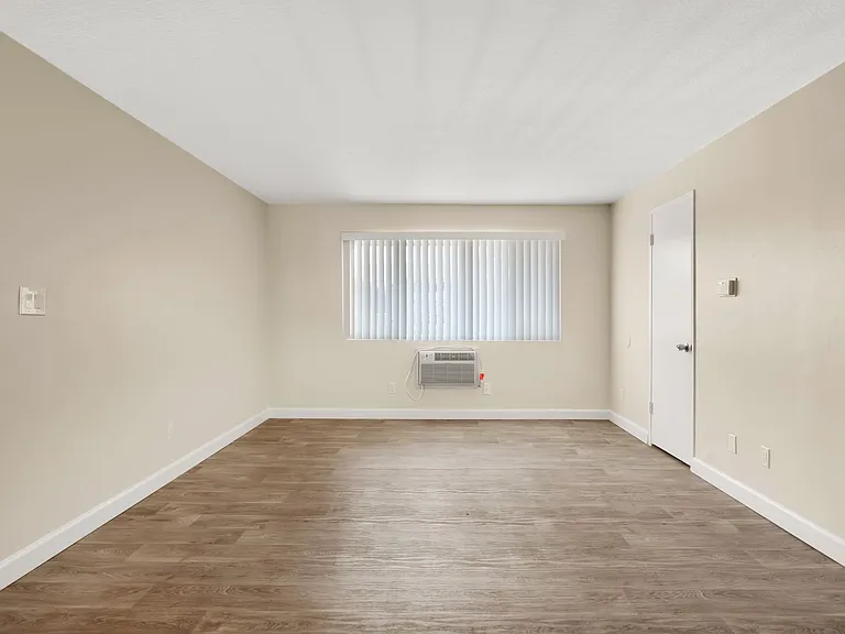 Anderson Park Apartments- Riverside, CA — Photo 13