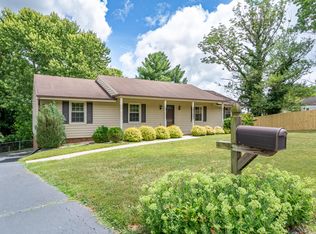7107 Cedar Crest Rd, Roanoke, VA 24019