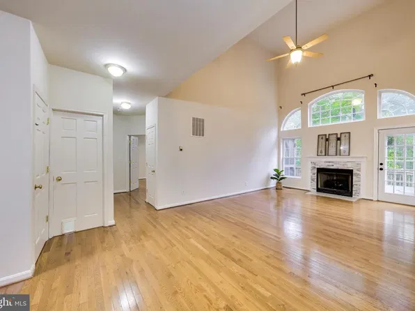 6210 Forest Grove Dr, Fredericksburg, VA 22407