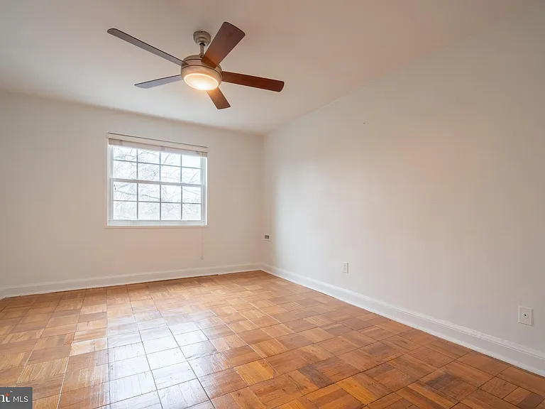 1718 W Abingdon Dr #302 — Photo 23