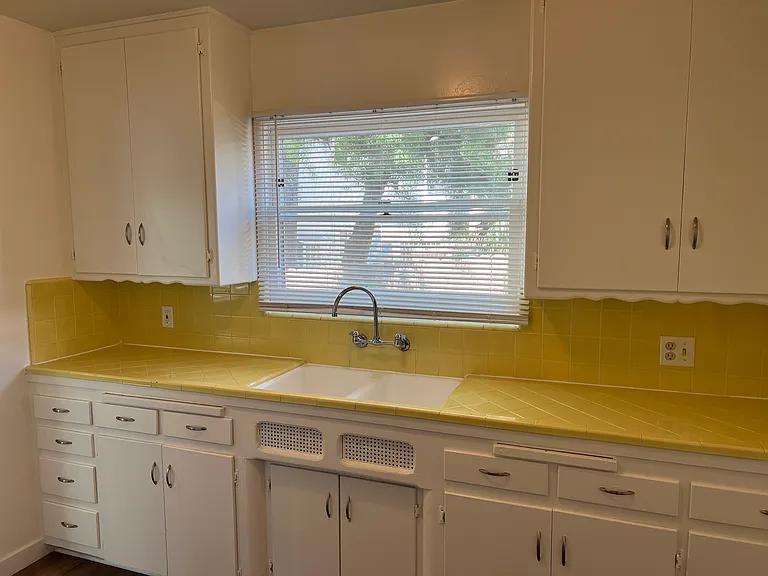 185 Ximeno Ave #C — Photo 12