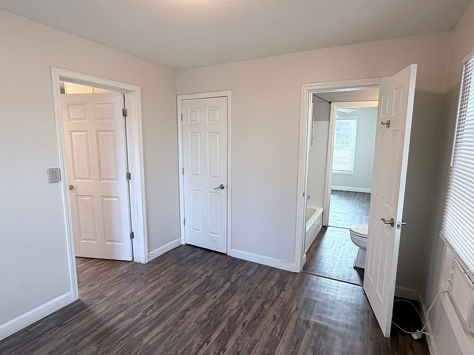 1st image of 608 Ravenswood Dr