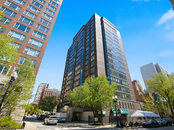 21 W Goethe St, Chicago, IL