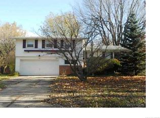 85 Heathwood Rd, Williamsville, NY 14221