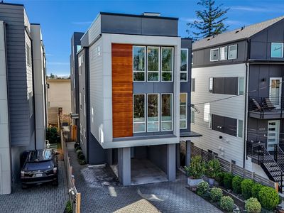 4218 Linden Avenue N, Seattle, WA, 98103