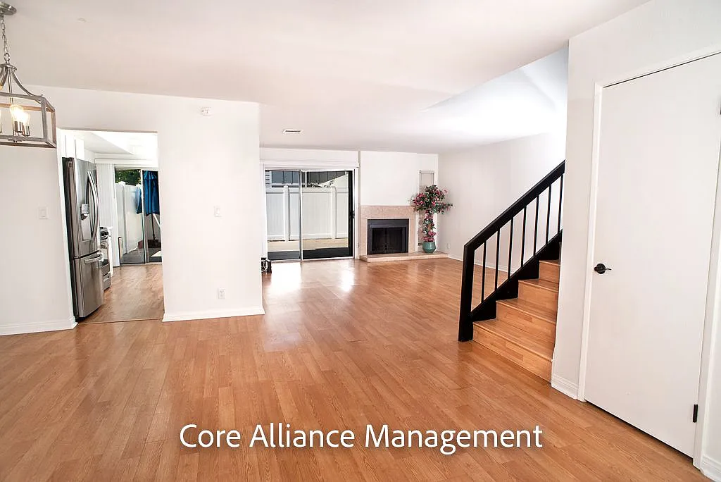 18200 Andrea Circle South - 3 — Photo 3