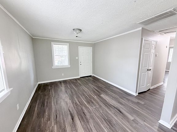 4th image of 2792 Jolson Ave