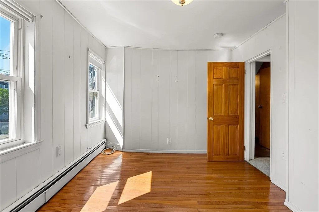 Building Photo - 44 Warren St #2