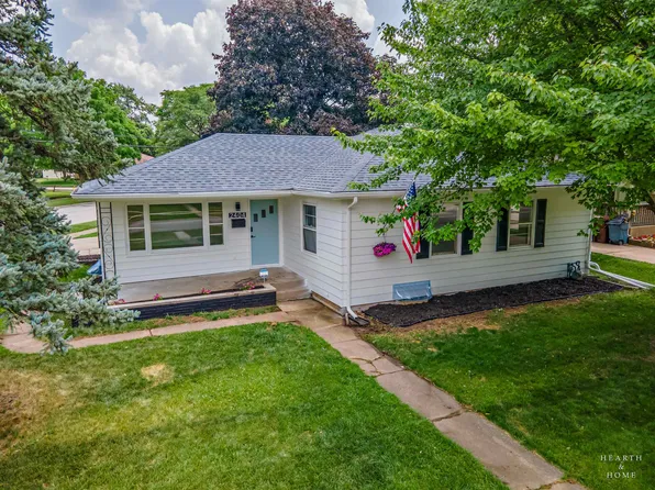 2404 Colorado Ave, Rockford, IL 61108