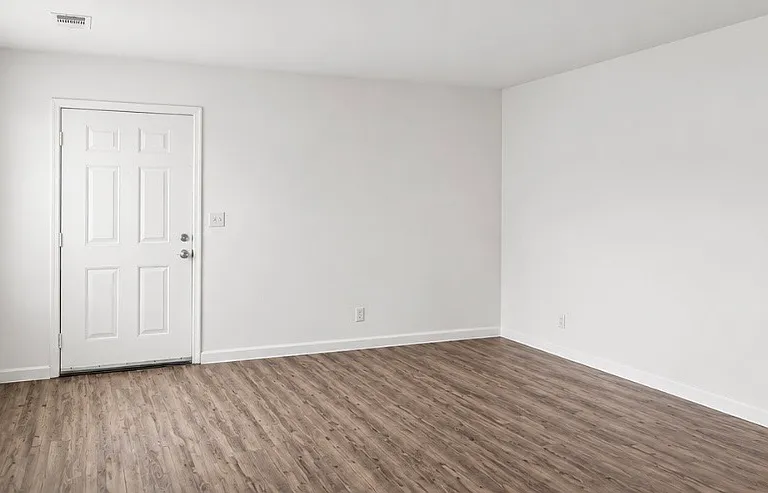540 Monroe St — Photo 3