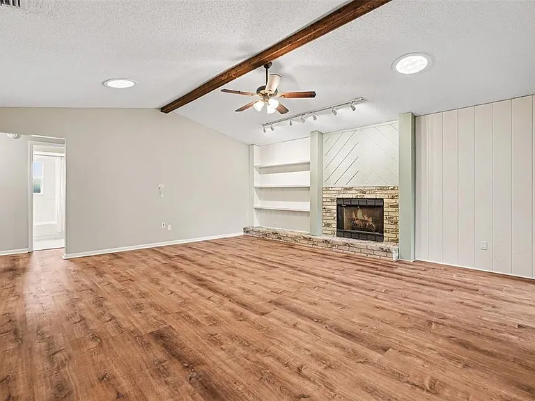 17703 Cranbrook Dr — Photo 6