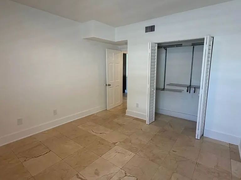 541 NE 62nd St #10 — Photo 11